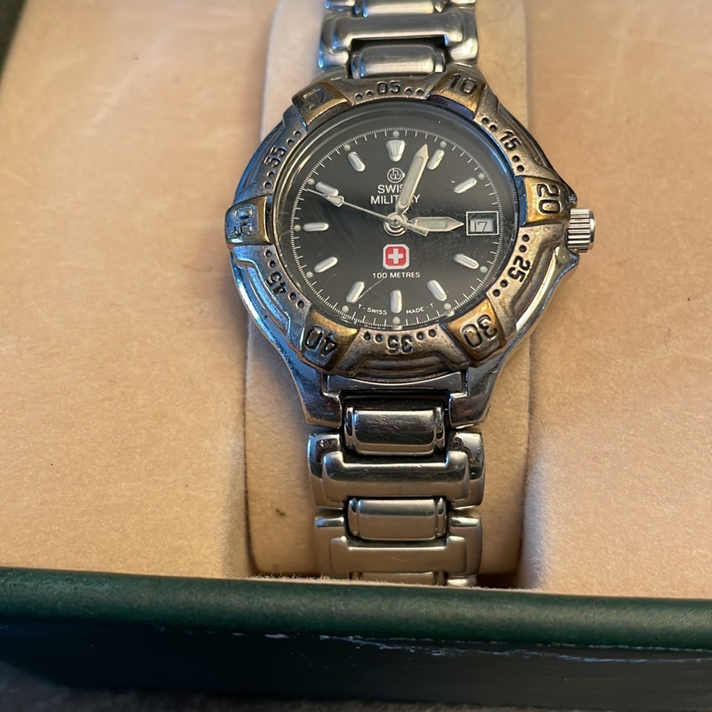 Swiss Military watch - Picture 7 of 7